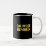 Funny Engineer Software Engineering and Programmer Tweekleurige Koffiemok<br><div class="desc">Software Engineer Freaking Geweldige is geen officiële taakomschrijving. Grappig en grappig ontwerp voor geek en nerd software engineers. Deze coole en geweldige koopwaar is bestemd voor degenen die in softwaretechniek of in een van de technische disciplines een belangrijke rol spelen. Ideaal voor mensen die genieten van humor, puns, grappen en...</div>