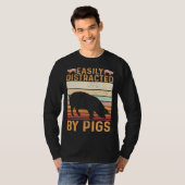 Funny Farm Piglet Easily Distracted By Pigs T-shirt (Voorkant volledig)