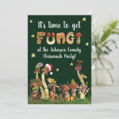 Funny Festive Pun Family Kerstparty Kaart (Staand voorkant)