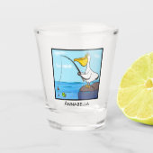 Funny fish pelican cartoon shot glas (Voorkant)