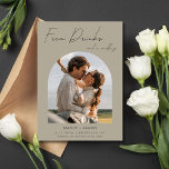 Funny Free Drinken Foto Wedding Save the Date<br><div class="desc">Maak je klaar om wat lachen en opwinding te verspreiden met onze Funny Free Drinken Photo Wedding Save the Date kaarten! Met een vleugje humor en een vleugje eigentijdse flair zijn deze kaarten perfect voor koppels die graag een beetje plezier aan hun speciale dag toevoegen. Met een modern script met...</div>