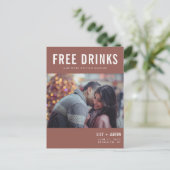 Funny Free Drinken Wedding Rust Photo Save the Dat Aankondigingskaart (Staand voorkant)