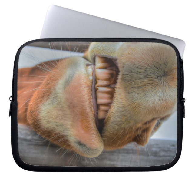 Funny Friendly Horse Muzzle en Teeth Laptop Sleeve (Voorkant)