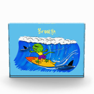Funny frilly nek lizard surfende cartoon fotoblokken