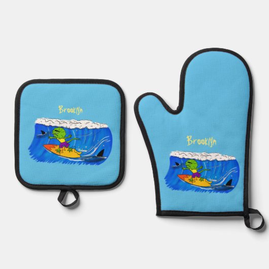 Funny frilly nek lizard surfende cartoon ovenwant & pannenlap set (Voorkant)