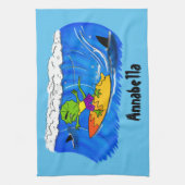 Funny frilly nek lizard surfende cartoon theedoek (Verticaal)