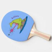 Funny frog en cartoon tafeltennisbatje (Zijkant)