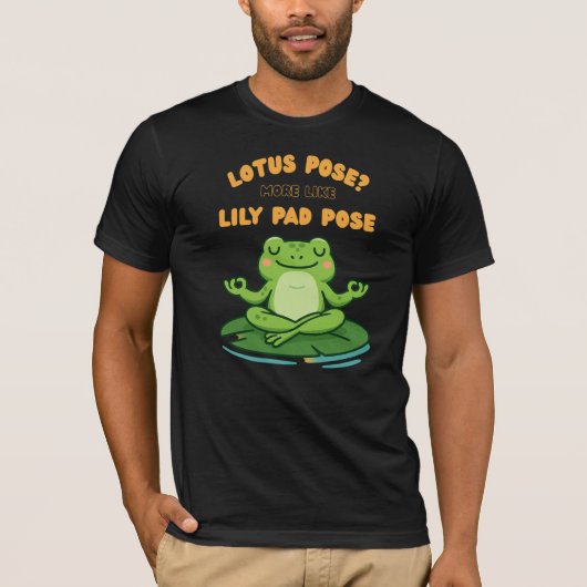 Funny Frog Yoga Cartoon Lotus Lily Pad Pose Design T-shirt (Voorkant)