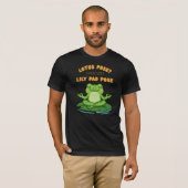 Funny Frog Yoga Cartoon Lotus Lily Pad Pose Design T-shirt (Voorkant volledig)