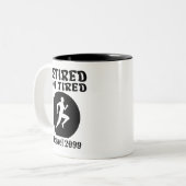 Funny Gepensioneerd niet moe Running Sports Man Tweekleurige Koffiemok (Voorkant links)