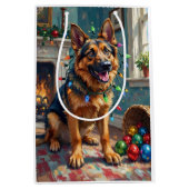 Funny German Shepherd Tangled in Christmas Lights Medium Cadeauzakje (Voorkant)