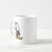 Funny Giraffe die Bagpipes speelt Kunst Koffiemok (Voorkant links)