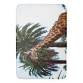 Funny Giraffe die een frambozen geeft, Badmat (Voorkant Verticaal)