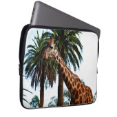 Funny Giraffe die een frambozen geeft, Laptop Sleeve (Voorkant Rechts)