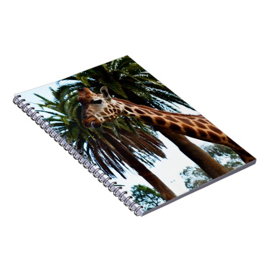 Funny Giraffe die een frambozen geeft, Notitieboek (Rechterzijde)