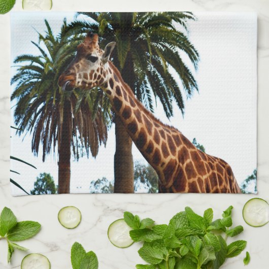 Funny Giraffe die een frambozen geeft, Theedoek (Gevouwen)
