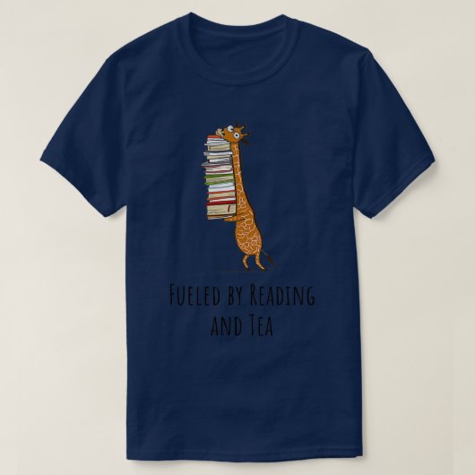 Funny Giraffe die een stapel boeken bij R houdt T-shirt (Design voorkant)