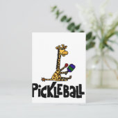 Funny Giraffe die Pickleball Cartoon speelt Briefkaart (Staand voorkant)
