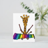 Funny Giraffe die Xylophone Cartoon speelt Briefkaart (Staand voorkant)