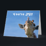 Funny Giraffe Happy 21st Birthday Kaart<br><div class="desc">Dit ontwerp bevat een grappig maar leuk afbeelding van een giraf! Ideaal voor speciale gelegenheden zoals verjaardagen,  verjaardagen en meer. Als u het ontwerp wilt personaliseren door het bericht,  de leeftijd of het lettertype te wijzigen,  klikt u op "Ontwerp bewerken".</div>