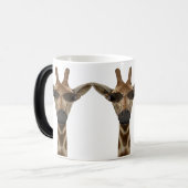 Funny Giraffe Incognito met rendabele zonnebrillen Magische Mok (Voorkant links)