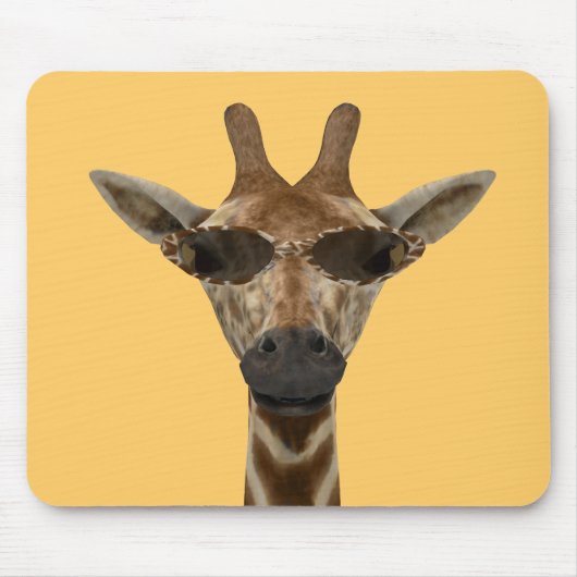 Funny Giraffe Incognito met rendabele zonnebrillen Muismat (Voorkant)