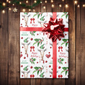 Funny Giraffe Santa Hat Holly Heart Cadeaupapier