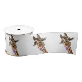 Funny Giraffe Tongue Out en Playful Wink Cartoon Satijnen Lint (Spoel)