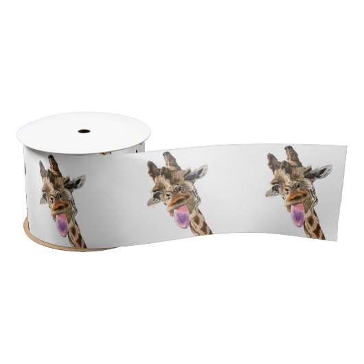 Funny Giraffe Tongue Out en Playful Wink Cartoon Satijnen Lint (Spoel)