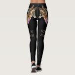 Funny Giraffe Tongue Out Playful Wink - Voeg tekst Leggings<br><div class="desc">Grappig Giraffe Tongue en afspeelbare witte Cartoon Trekken Dierenveer - Kies / voeg je unieke tekst / lettertype / kleur toe - Maak je unieke cadeautje - Resize en beweeg of verwijder elementen met aanpassingsgereedschap! Hé jij! Smile Alsjeblieft - Tekening en ontwerp door MIGNED</div>