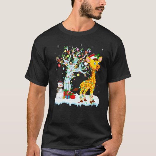 Funny Giraffe Xmas Tree Lighting Santa Hat Giraffe T-shirt (Voorkant)
