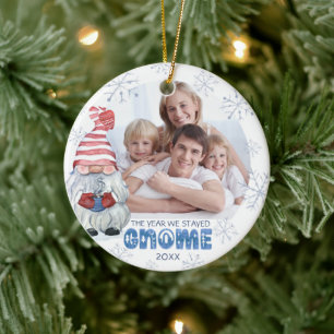 Funny Gnomes het jaar waarin we THUIS-foto-naam ST Keramisch Ornament