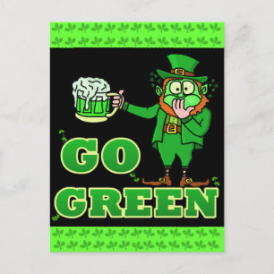 Funny "Go Green" Drink Leprechaun Briefkaart