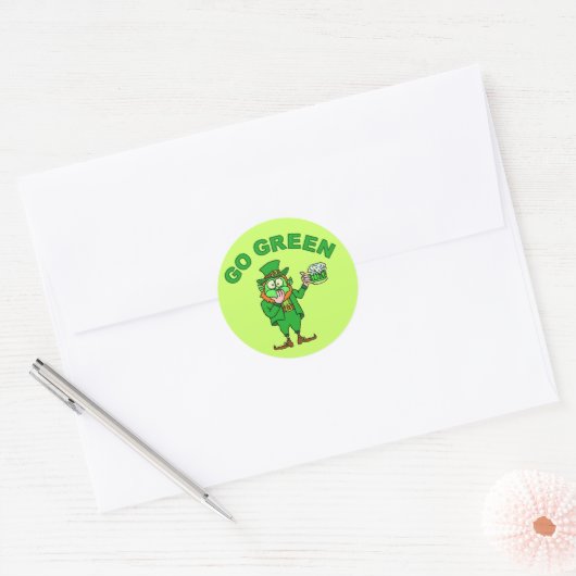 Funny "Go Green" Drink Leprechaun Ronde Sticker (Envelop)