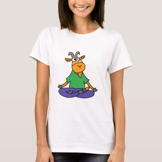 Funny Goat Doing Lotus Position Yoga T-shirt (Voorkant)