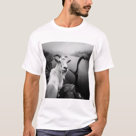Funny Goat Selfie with Loch Ness Monster T-Shirt  (Voorkant)