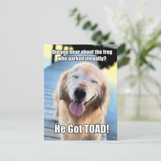 Funny Golden Retriever Frog Joke Meme Briefkaart (Staand voorkant)