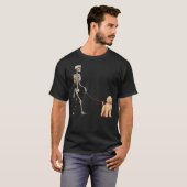 Funny Goldendoodle Skeleton Dog Walking Halloween  T-shirt (Voorkant volledig)