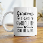 Funny Grammie Grandmoeder is oud voor dames citaat Koffiemok<br><div class="desc">Een perfect cadeau voor een oma die het haat grootmoeder te worden genoemd,  deze leuke en grappige Grammie mok kenmerkt het gezegde "Grammie - want oma is voor oude dames" in zwarte letters. Een uniek en humoristisch cadeau op de dag van de Moederdag of grootouders voor een soort Grammie.</div>