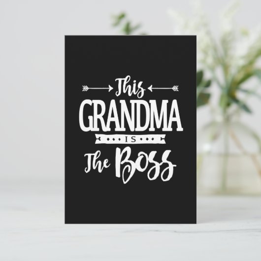 Funny Grandma is Baas Moederdag Kaart (Staand voorkant)