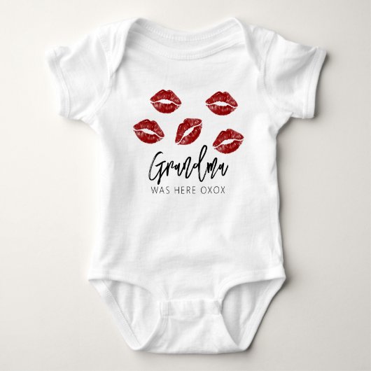 Funny Grandma Kisses Romper (Voorkant)
