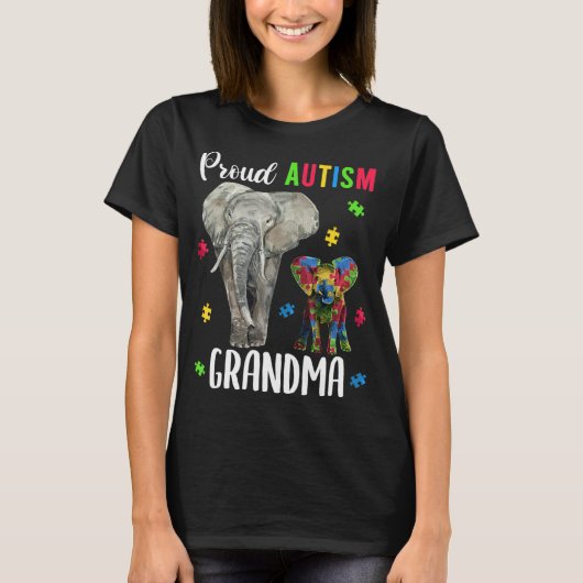 Funny Grandmas Autism Awareness Tshirt For Women. (Voorkant)