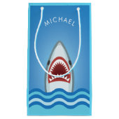 Funny Great White Shark Birthday w/Jouw naam Klein Cadeauzakje (Voorkant)
