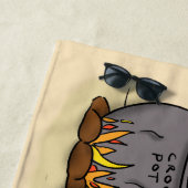 Funny green alligator kook cartoon strandlaken (In situ)