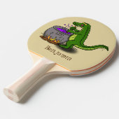 Funny green alligator kook cartoon tafeltennisbatje (Voorkant Gekanteld)