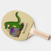 Funny green alligator kook cartoon tafeltennisbatje (Zijkant)