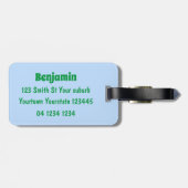 Funny green frog mowing grawn cartoon bagagelabel (Achterkant horizontaal)