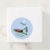 Funny green frog mowing grawn cartoon bedankjes labels (In situ)