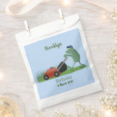 Funny green frog mowing grawn cartoon bedankzakje (Geknipt)