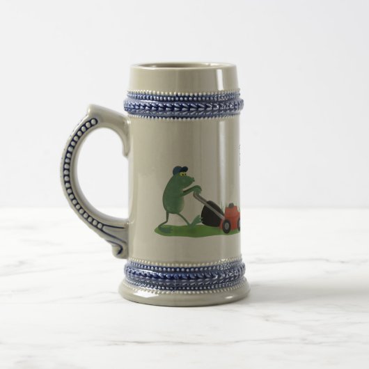 Funny green frog mowing grawn cartoon bierpul (Links)